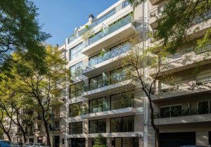 Edificio moderno con balcones en Belgrano